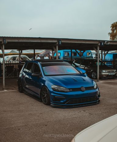 Mk7/7.5 Golf V2 bonnet in lapis